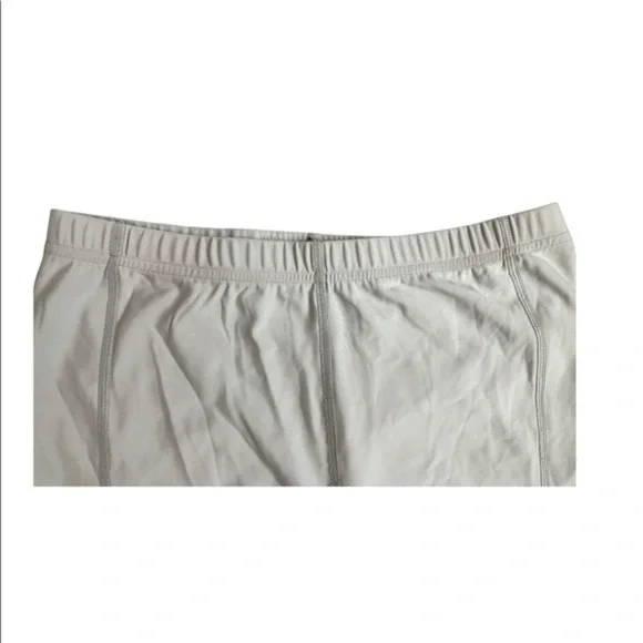 Under Armour size medium gray shorts 20% Lycra stretch - Picture 5 of 7